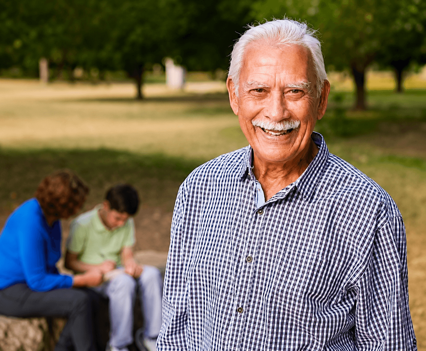 Senior en extérieur — Open Village Mediolanum